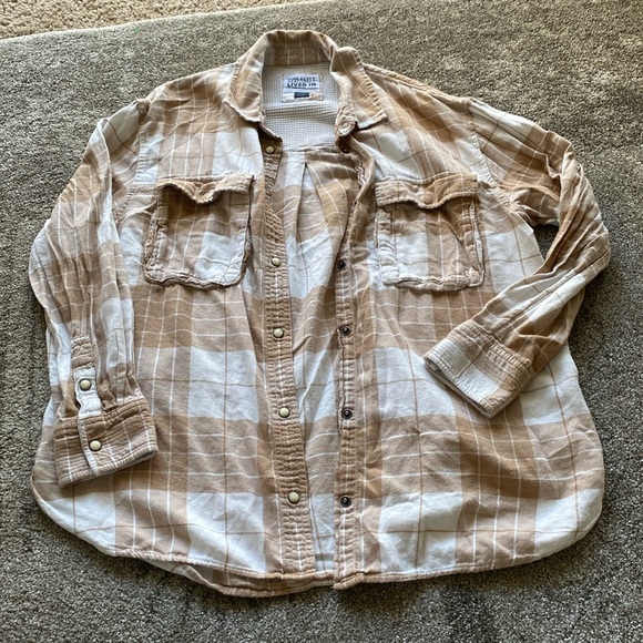 AE Flannel - Picture 1 of 4